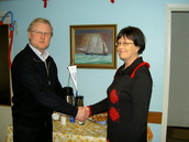 Merja Konttiselle luovutettiin IK:n standaari 6.3.2006