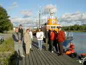 Tutustumassa Meripelastusseuran alukseen 16.9.2003